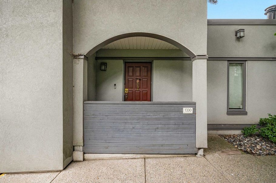 1330 W 7th Avenue Vancouver, BC - 1