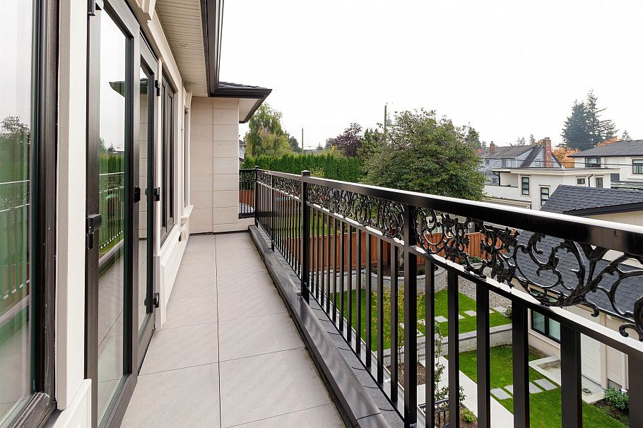 1196 W 48th Avenue Vancouver, BC - 20