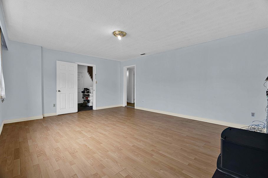 1020 E King Edward Avenue Vancouver, BC - 28
