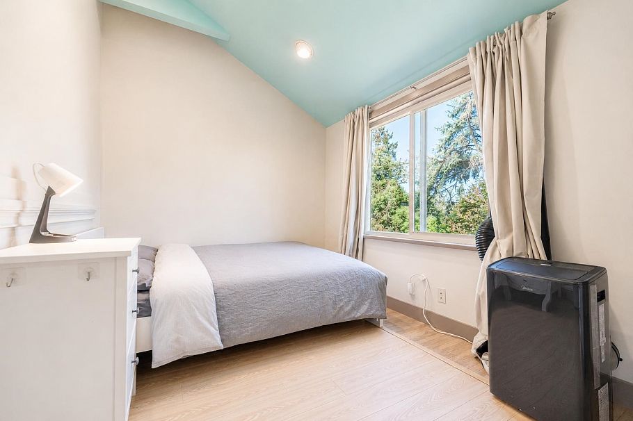 3870 W 17th Avenue Vancouver, BC - 13