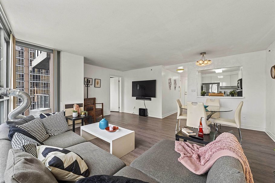 2102 930 Cambie Street Vancouver, BC - 1