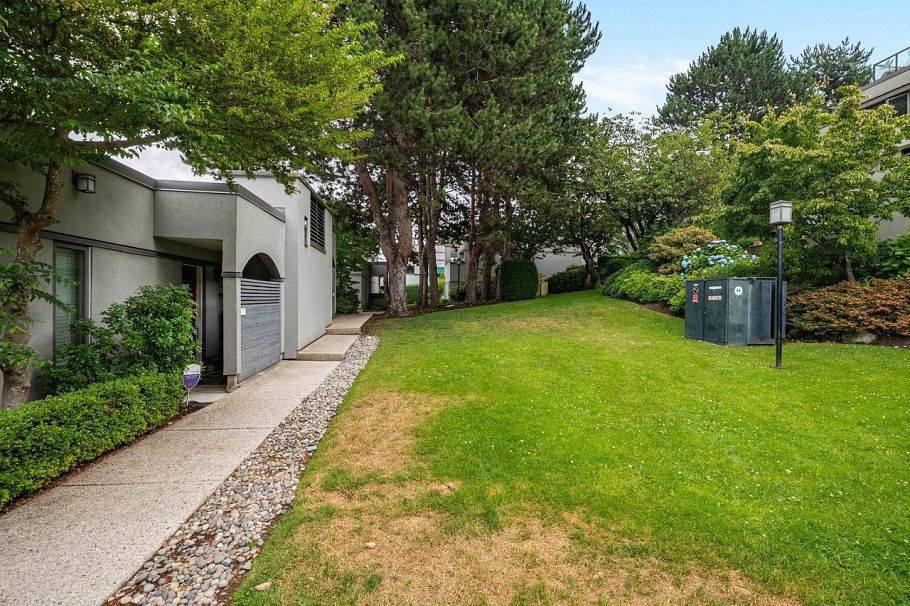 1330 W 7th Avenue Vancouver, BC - 30