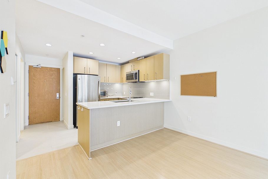 605 5981 Gray Avenue Vancouver, BC - 9