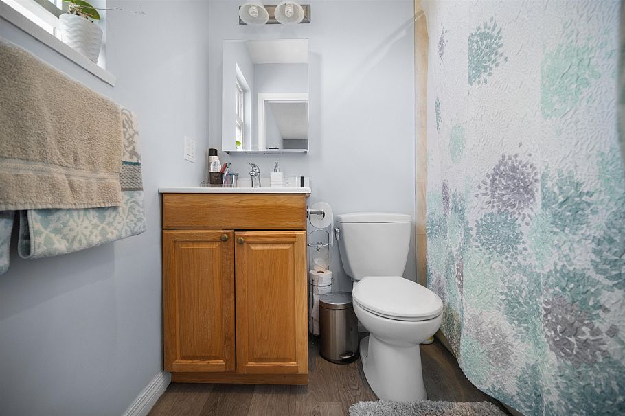 7238 Stirling Street Vancouver, BC - 26