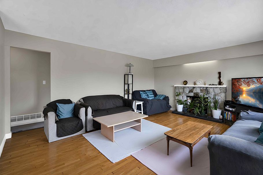 1020 E King Edward Avenue Vancouver, BC - 9