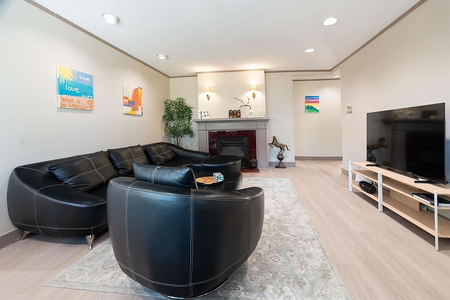 3870 W 17th Avenue Vancouver, BC - 3