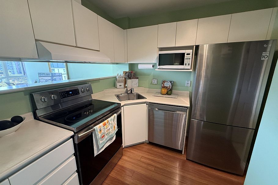 606 1188 Richards Street Vancouver, BC - 13