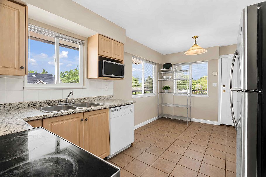 1020 E King Edward Avenue Vancouver, BC - 13