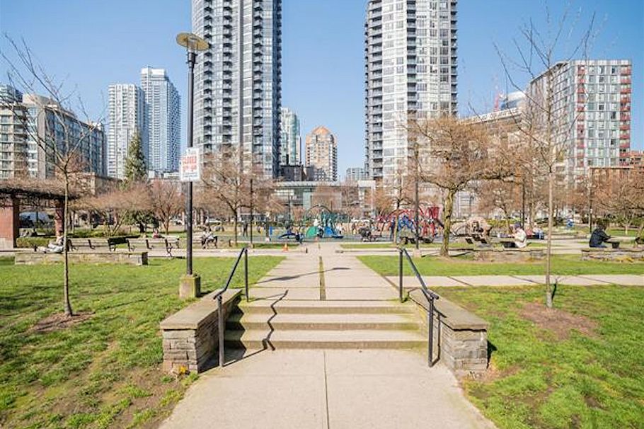 606 1188 Richards Street Vancouver, BC - 1