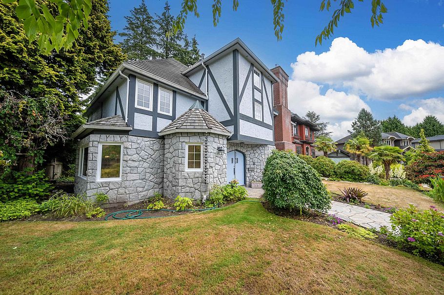 4290 Kevin Place Vancouver, BC - 2