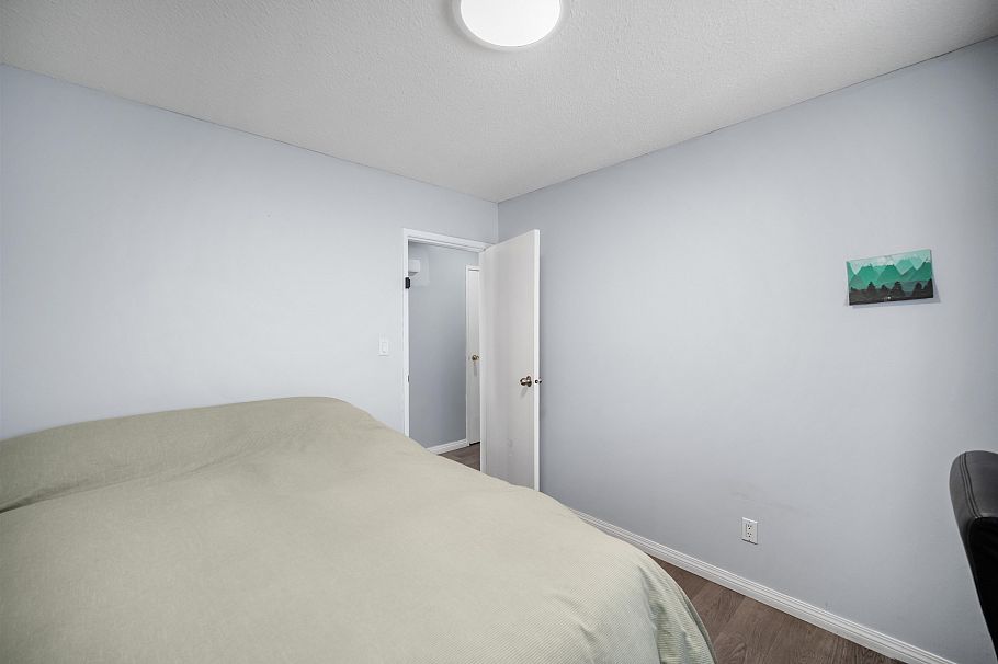 7238 Stirling Street Vancouver, BC - 14