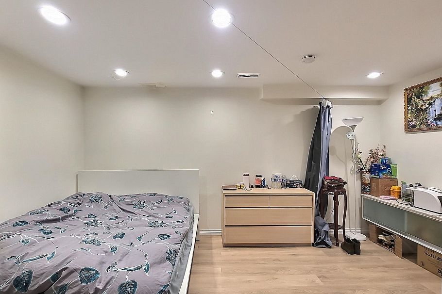 6878 Arlington Street Vancouver, BC - 17