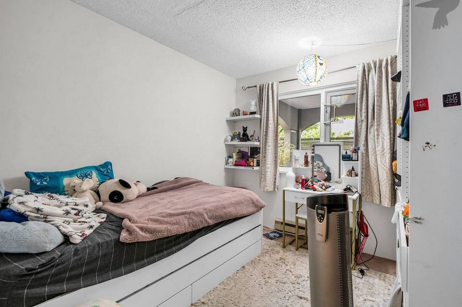 1330 W 7th Avenue Vancouver, BC - 12