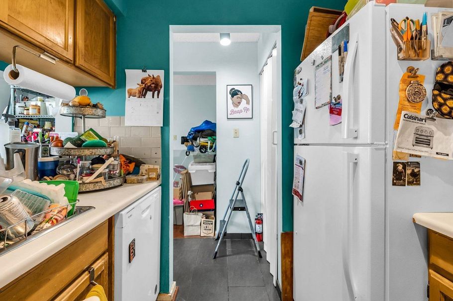 1330 W 7th Avenue Vancouver, BC - 24
