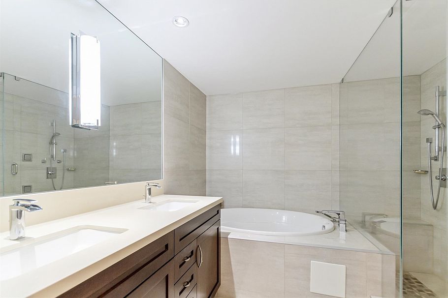 2302 1500 Howe Street Vancouver, BC - 12
