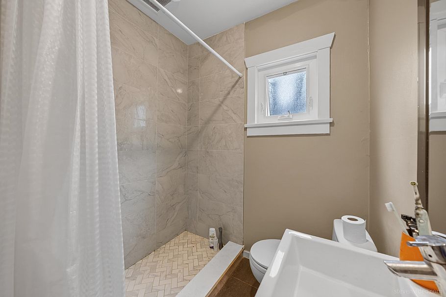 3884 W 20th Avenue Vancouver, BC - 24