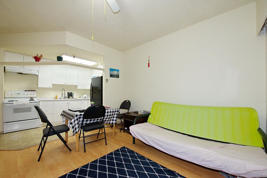 2 862 E Broadway Vancouver, BC - 15
