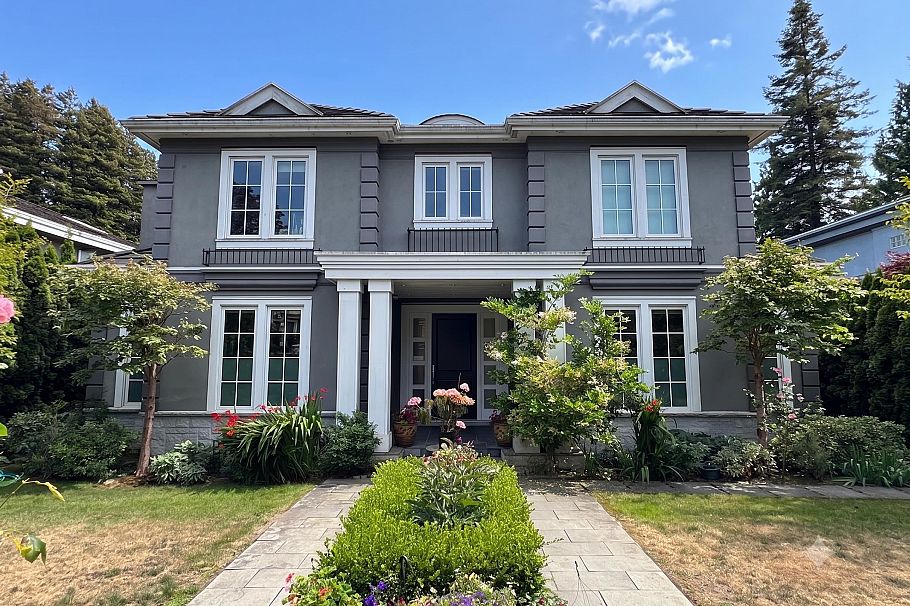 1028 W 58th Avenue Vancouver, BC - 1