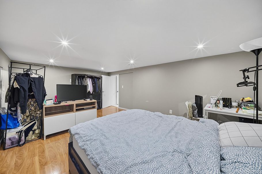 3884 W 20th Avenue Vancouver, BC - 35