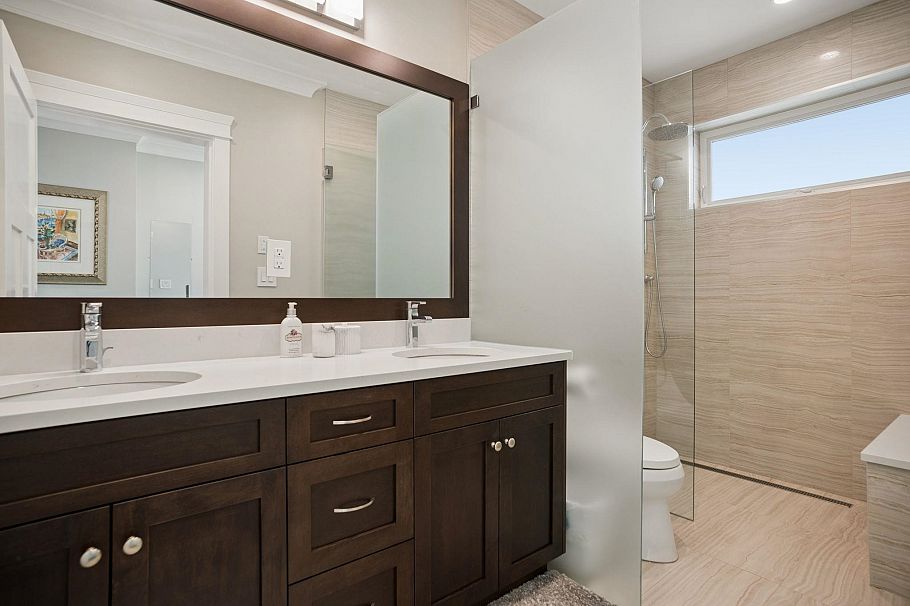 2011 W 36th Avenue Vancouver, BC - 23