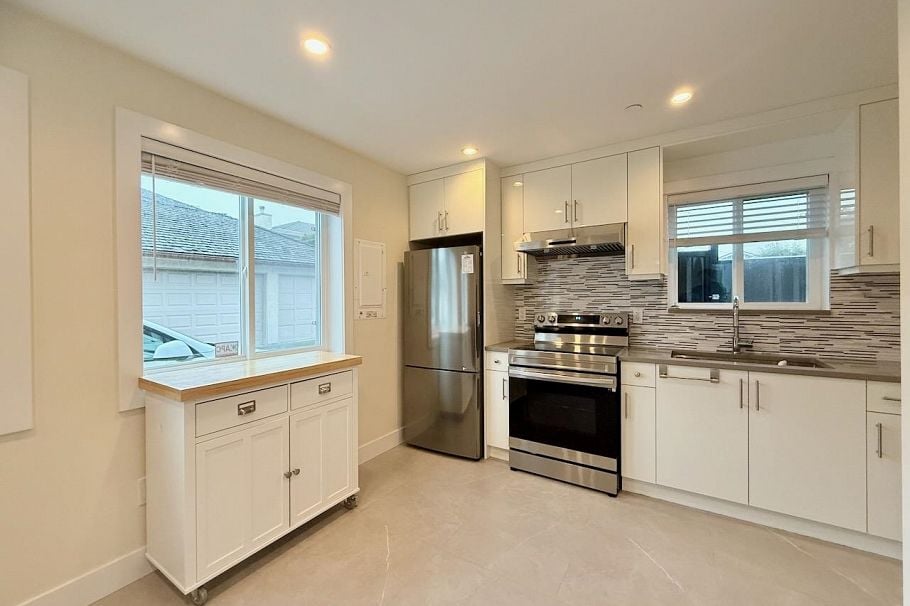 6X W 47TH AVENUE, Vancouver BC V5Y 2X7 Vancouver, BC - 1