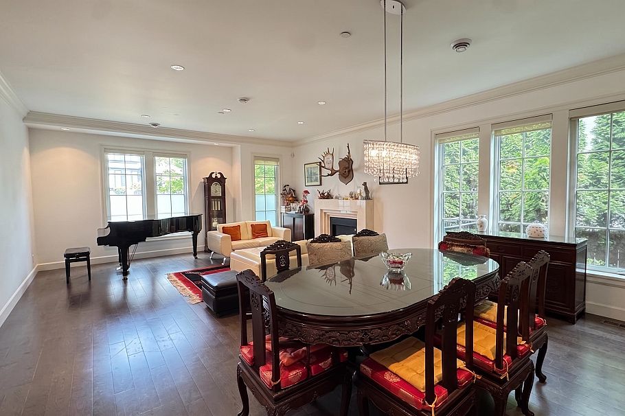 1028 W 58th Avenue Vancouver, BC - 2