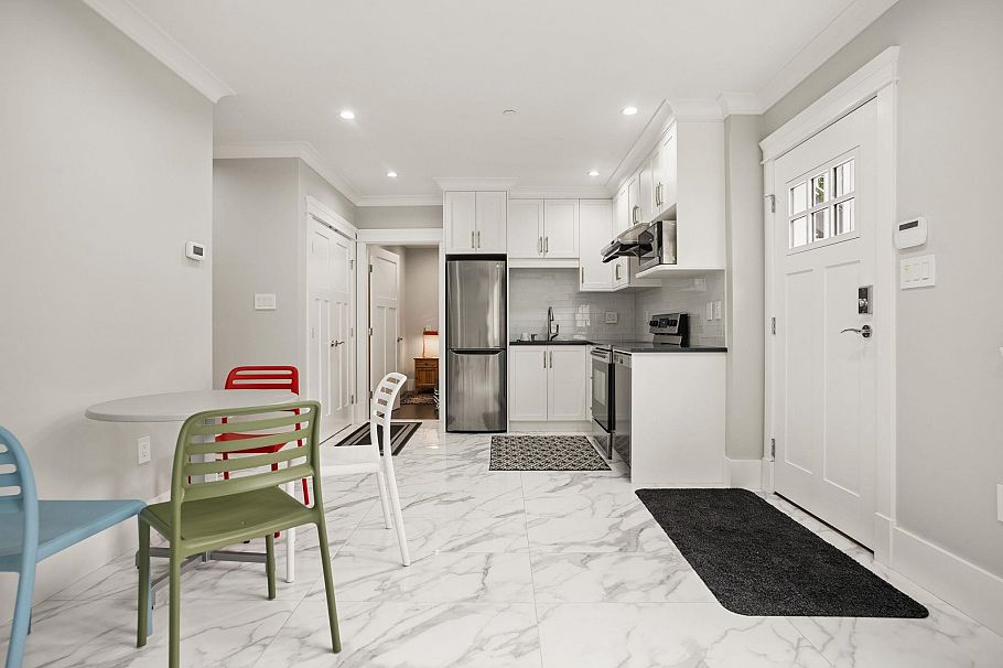 2011 W 36th Avenue Vancouver, BC - 26