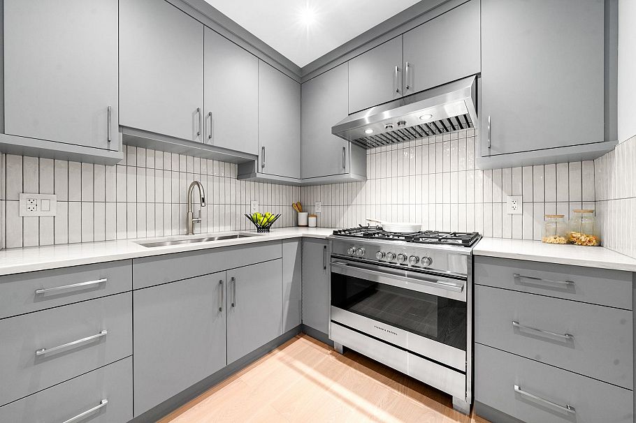 944 Clements Avenue North Vancouver, BC - 21