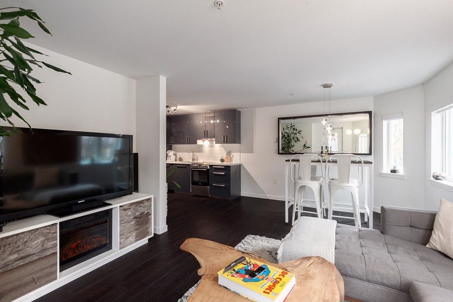 203 370 Carrall Street Vancouver, BC - 5