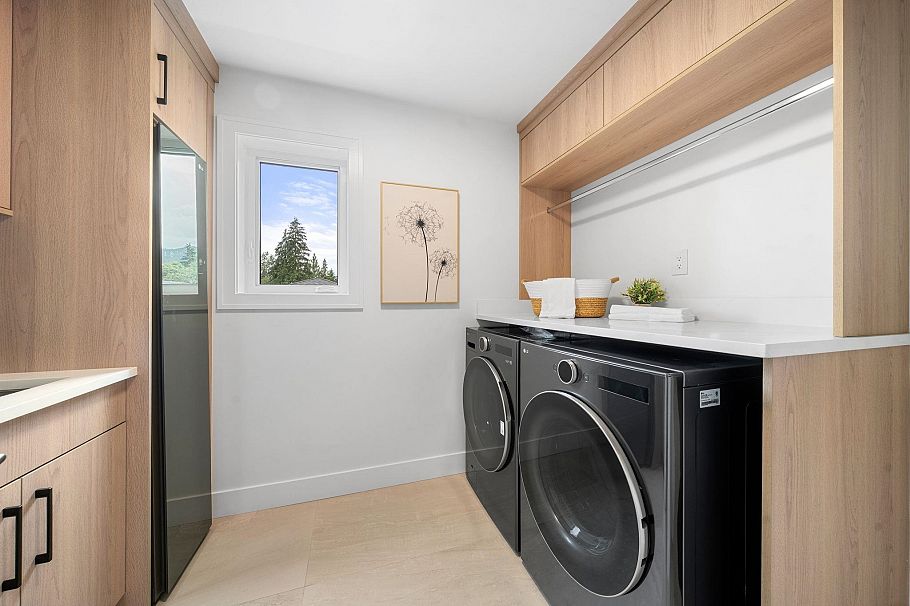 944 Clements Avenue North Vancouver, BC - 35