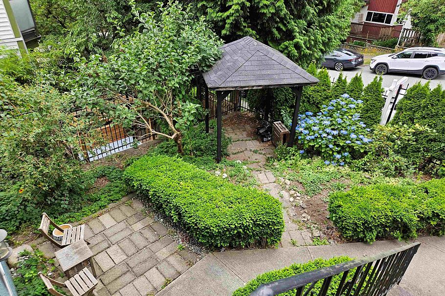 1244 E 8th Avenue Vancouver, BC - 36