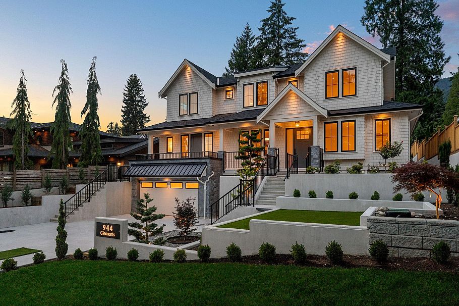 944 Clements Avenue North Vancouver, BC - 3