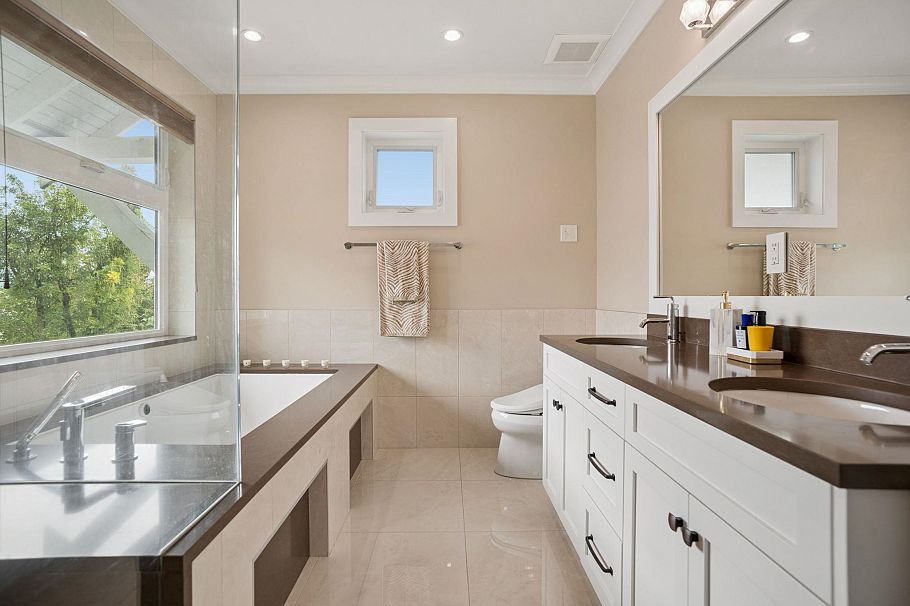 2011 W 36th Avenue Vancouver, BC - 19