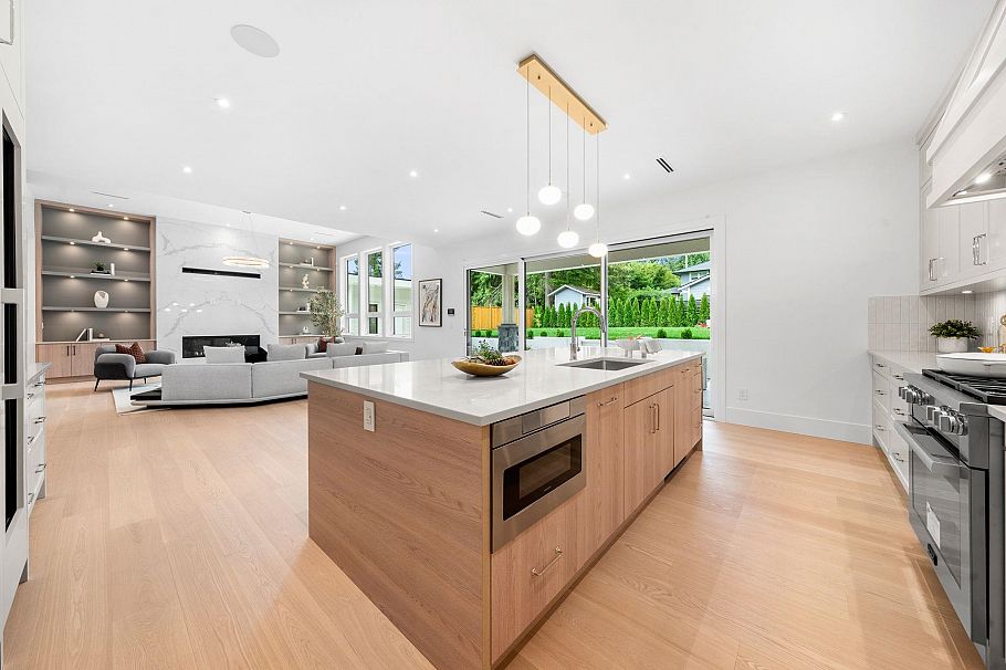 944 Clements Avenue North Vancouver, BC - 26