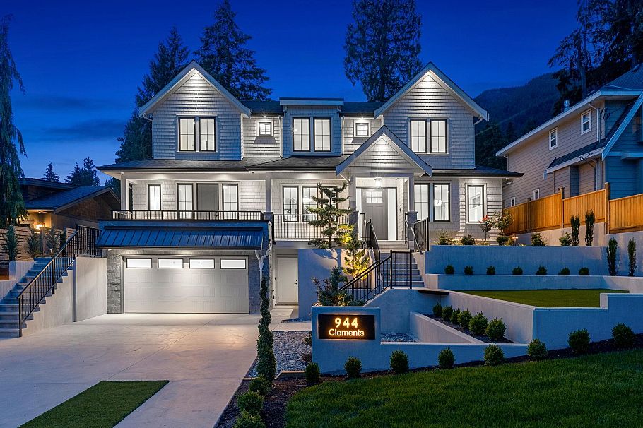 944 Clements Avenue North Vancouver, BC - 1