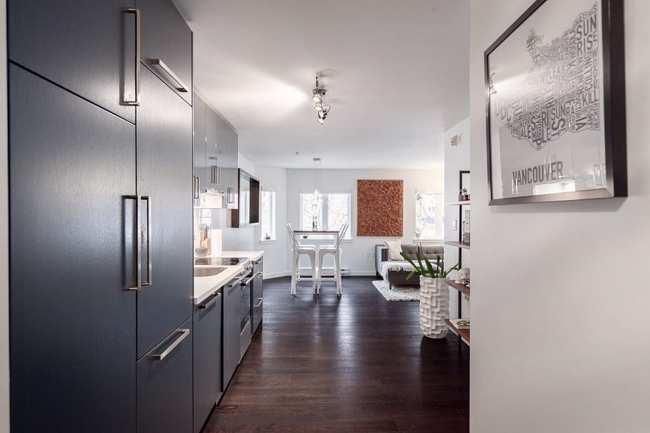 203 370 Carrall Street Vancouver, BC - 11