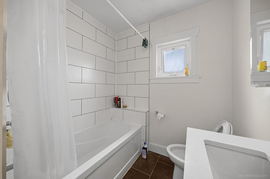 3884 W 20th Avenue Vancouver, BC - 22