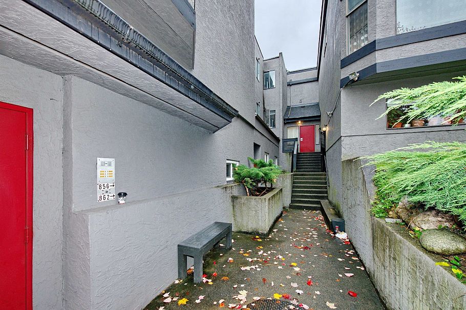 2 862 E Broadway Vancouver, BC - 5