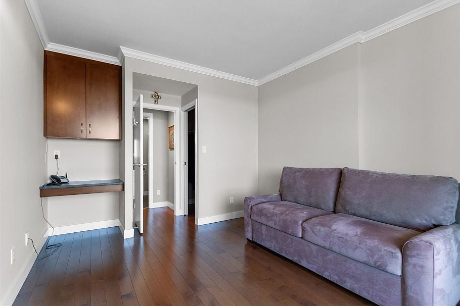 2302 1500 Howe Street Vancouver, BC - 17
