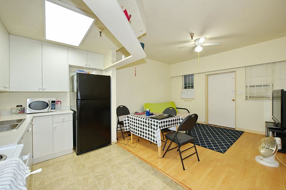 2 862 E Broadway Vancouver, BC - 21