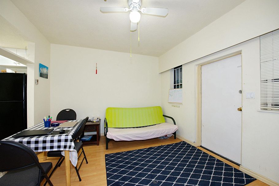 2 862 E Broadway Vancouver, BC - 16
