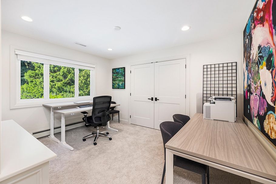 1018 W 19th Street North Vancouver, BC - 23
