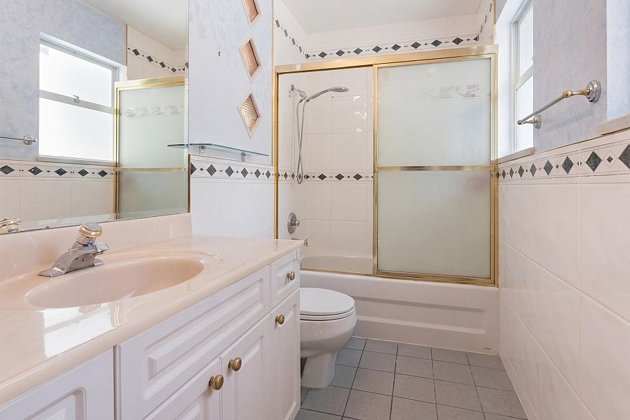 3099 Dryden Way North Vancouver, BC - 8