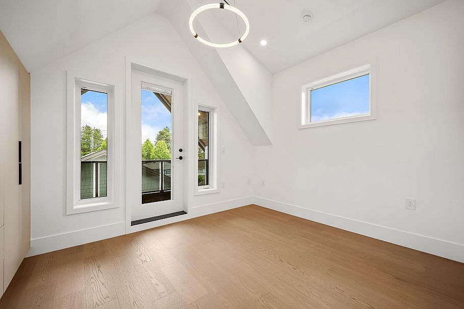2- 2547 E 2nd Avenue Vancouver, BC - 31