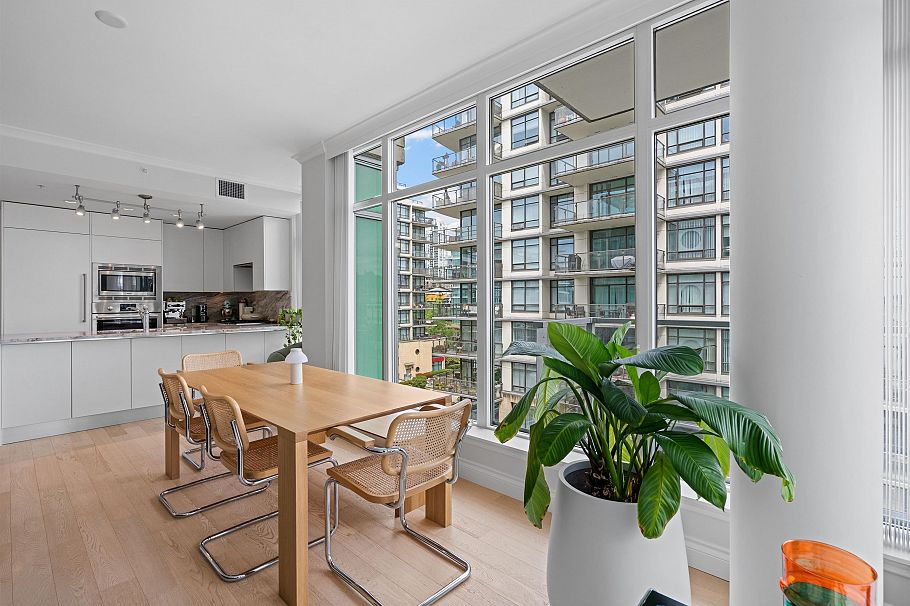 609 185 Victory Ship Way North Vancouver, BC - 16