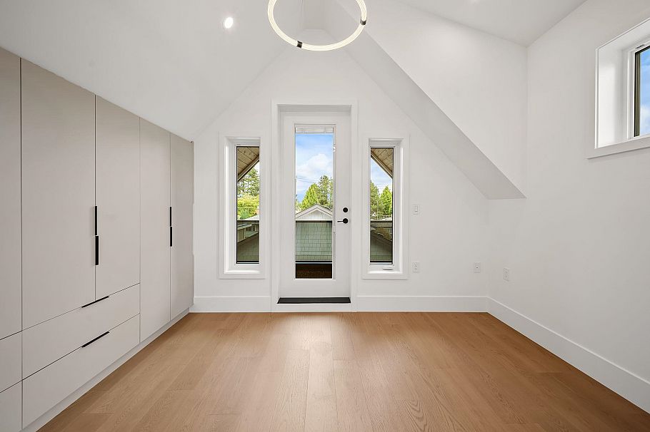 2- 2547 E 2nd Avenue Vancouver, BC - 30