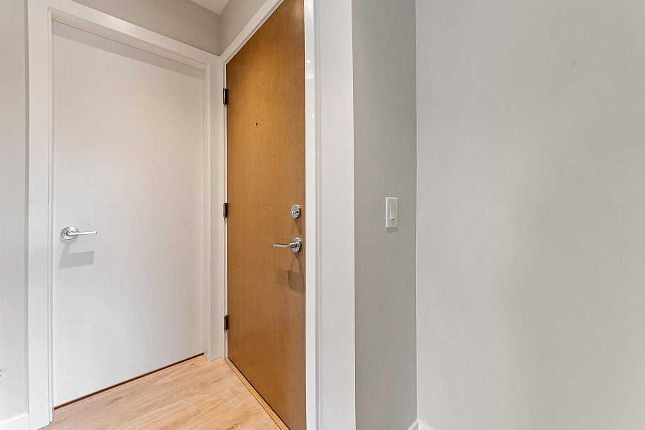 602 110 E 17th Street North Vancouver, BC - 33