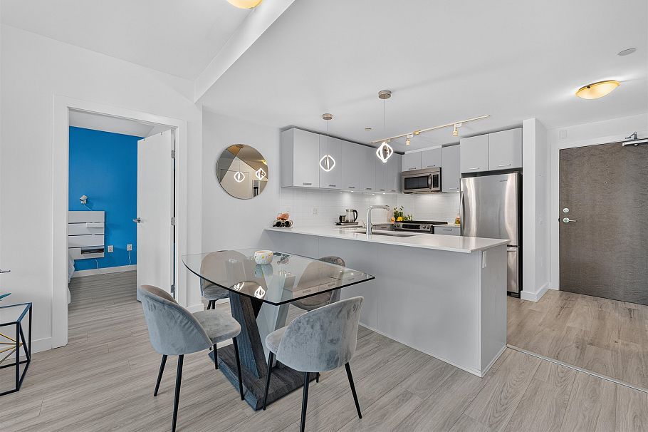 305 1177 Marine Drive North Vancouver, BC - 6