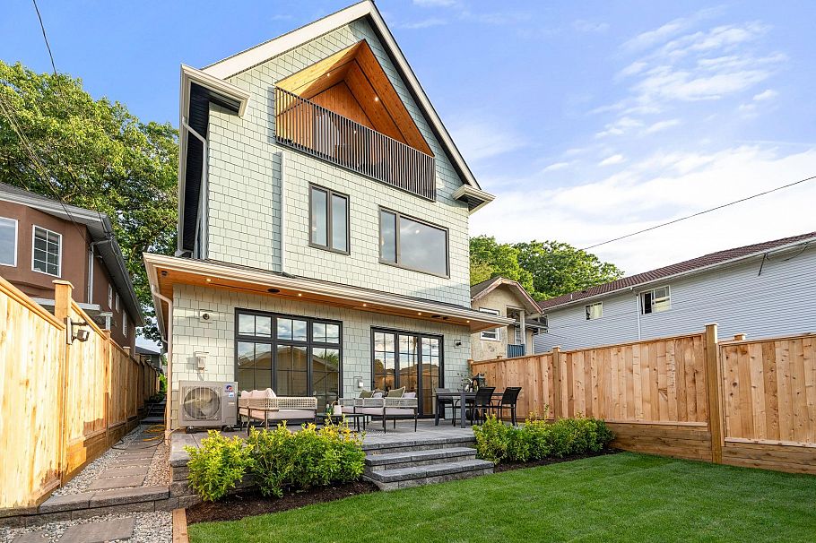 2 2735 Eton Street Vancouver, BC - 29