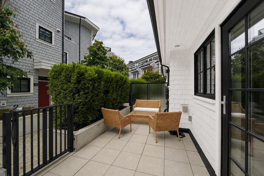 14 1133 Ridgewood Drive North Vancouver, BC - 39